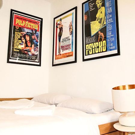 בוקרשט Central Park Hollywood Apartment מראה חיצוני תמונה