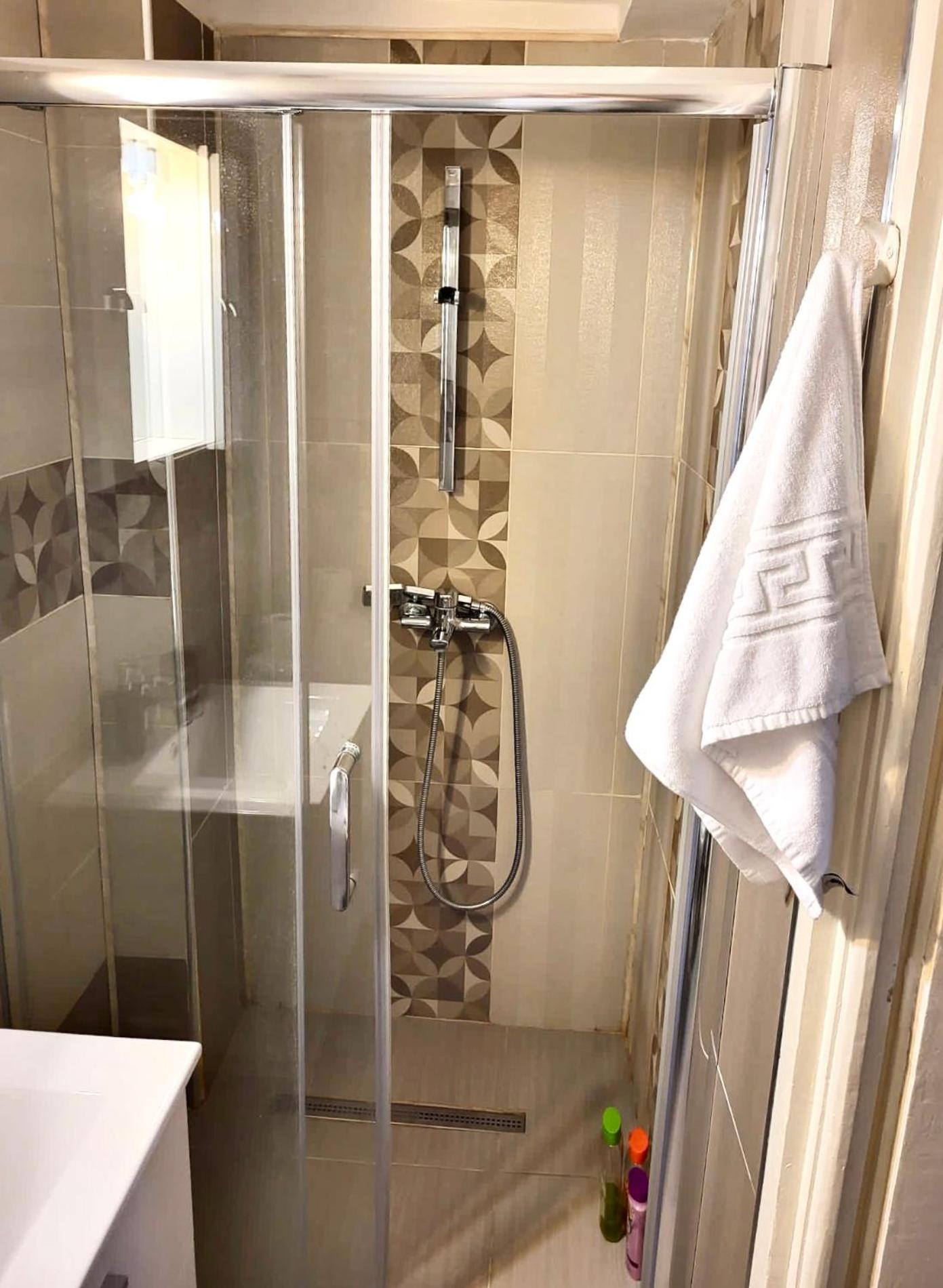 בוקרשט Central Park Hollywood Apartment מראה חיצוני תמונה