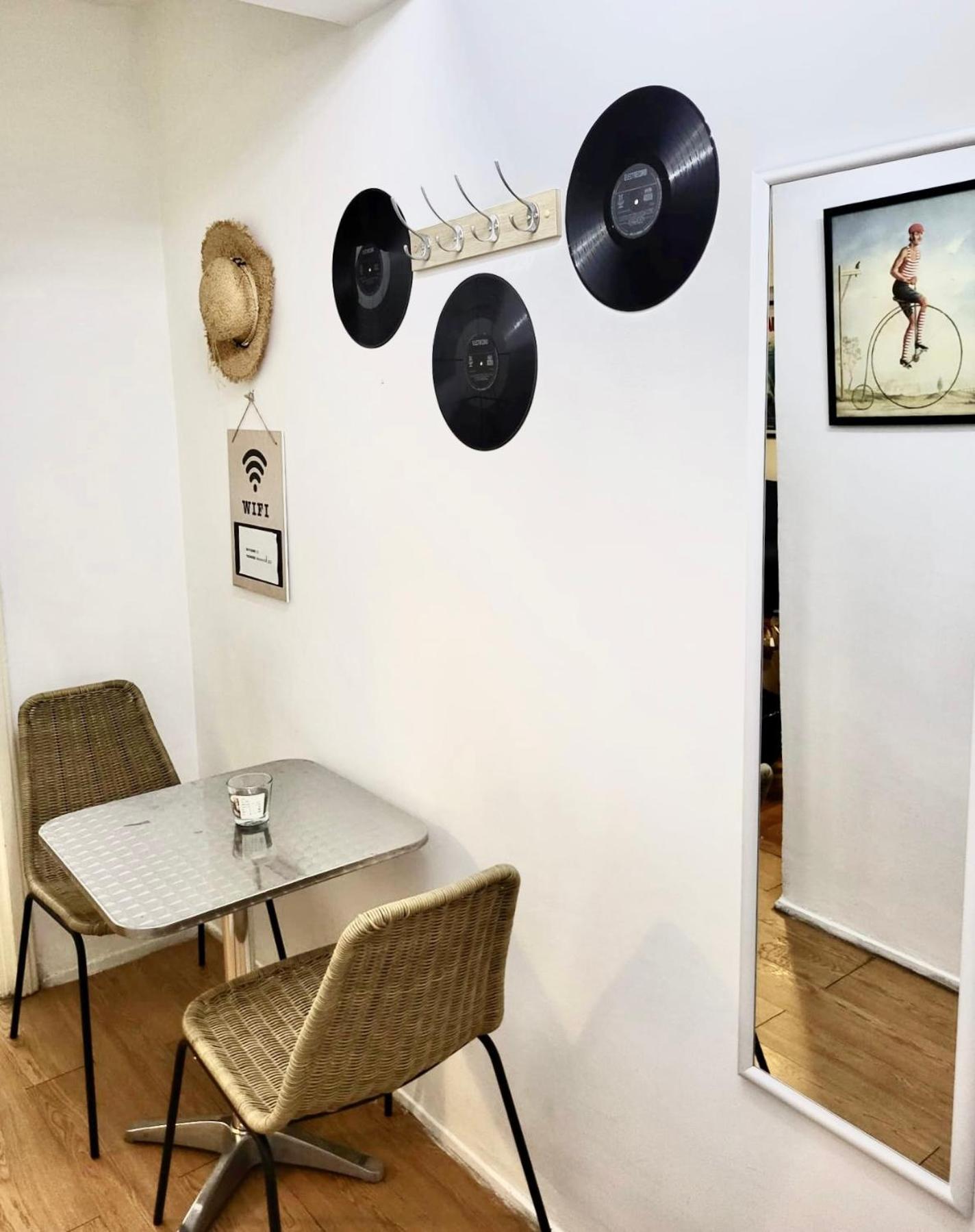 בוקרשט Central Park Hollywood Apartment מראה חיצוני תמונה